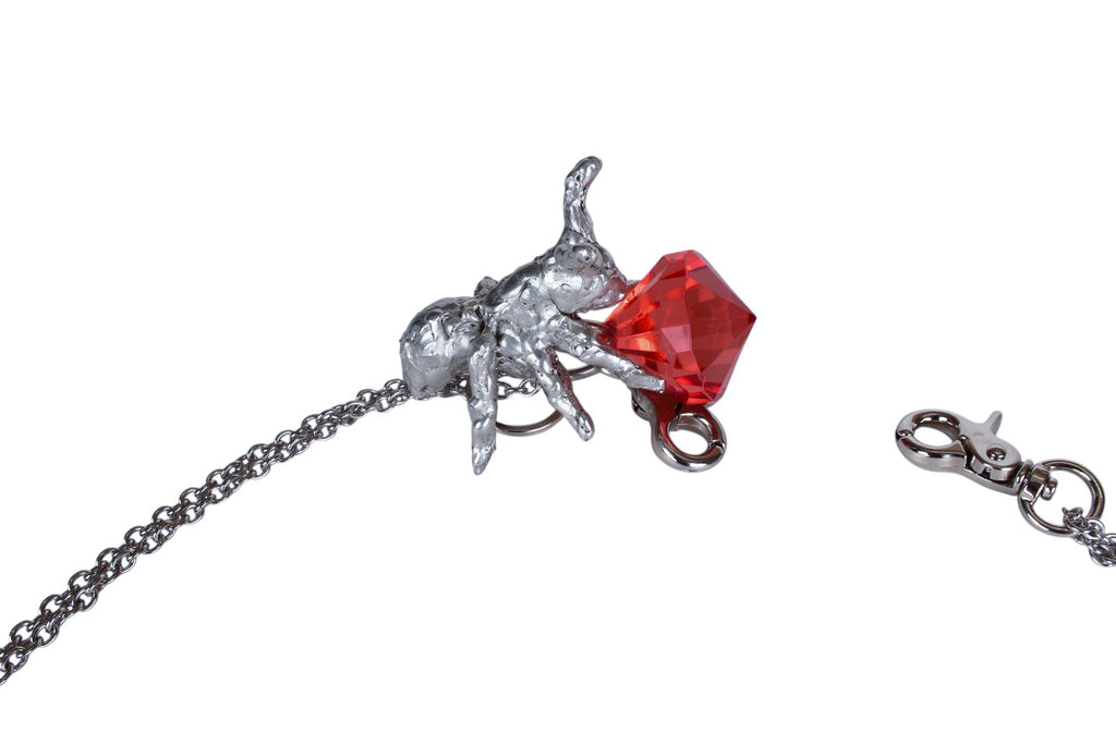 ANT”I” LINE CHAIN